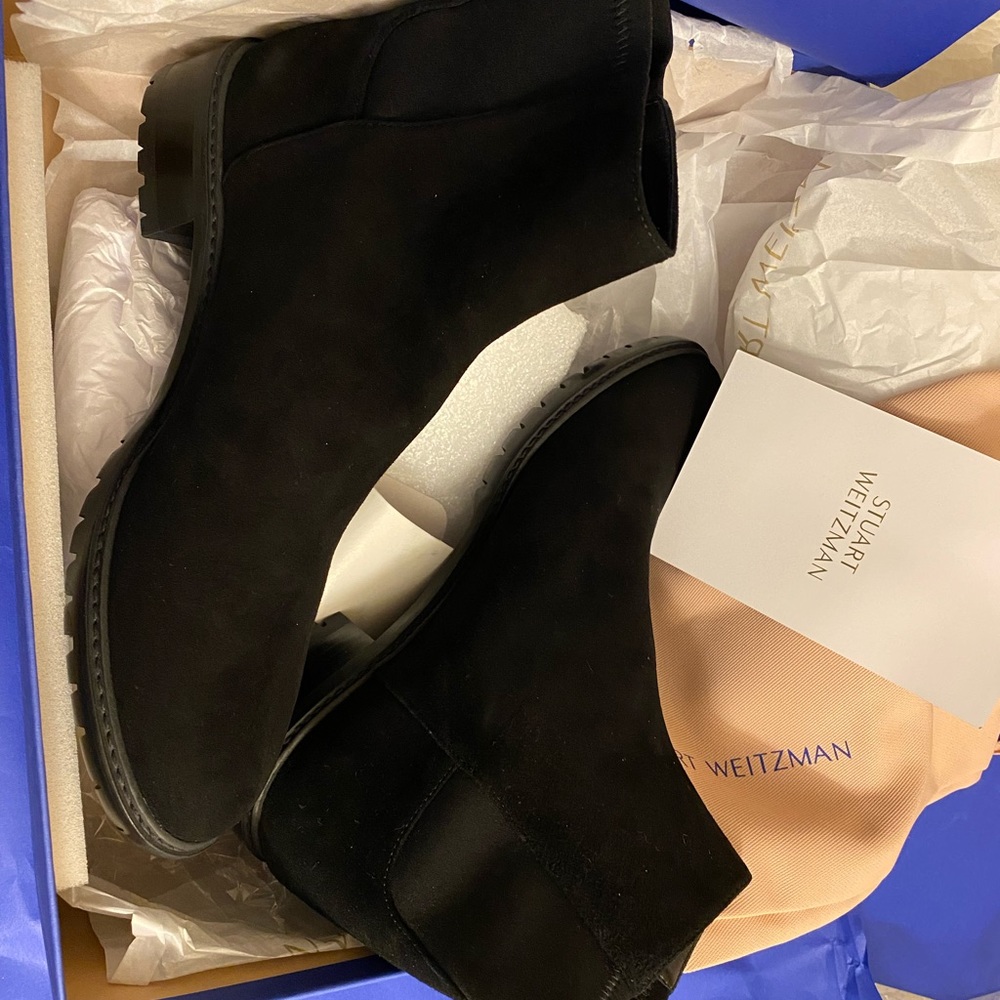 NWT Stuart Weitzman Tammi black suede boots 8